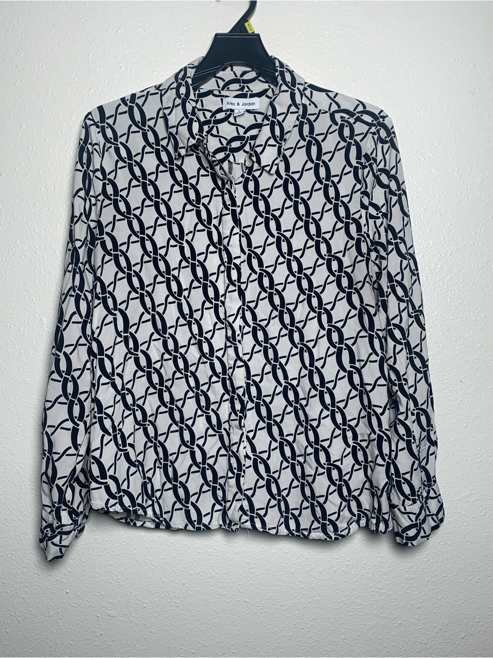 Black & White Chain-Print Button Front Blouse